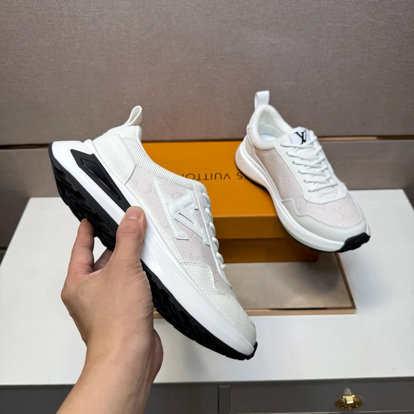 Men's men's shoes 💰pp462【LV～】men's casual shoes 2025z cabinet sales simultaneously 🔶Size: 38-44 #️⃣ 🔷3 colors🔜The upper is made of multi-material splicing➕Mesh lining, comfortable and breathable, sole: original comfortable and wear-resistant outsole, ⚠️real thing📱photographed🎬real thing is better📢📢📢